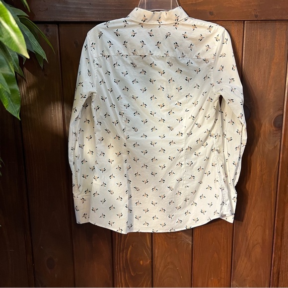 Banana Republic Petite Long Sleeve Riley White Magnolia Floral Button Down Top - Picture 6 of 7